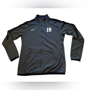 Nike Women’s volleyball zip up lightweight gray and black  jacket size large